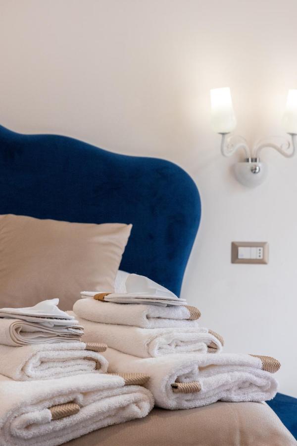 טריג'אנו Lovely Rooms - Guest House Suites מראה חיצוני תמונה