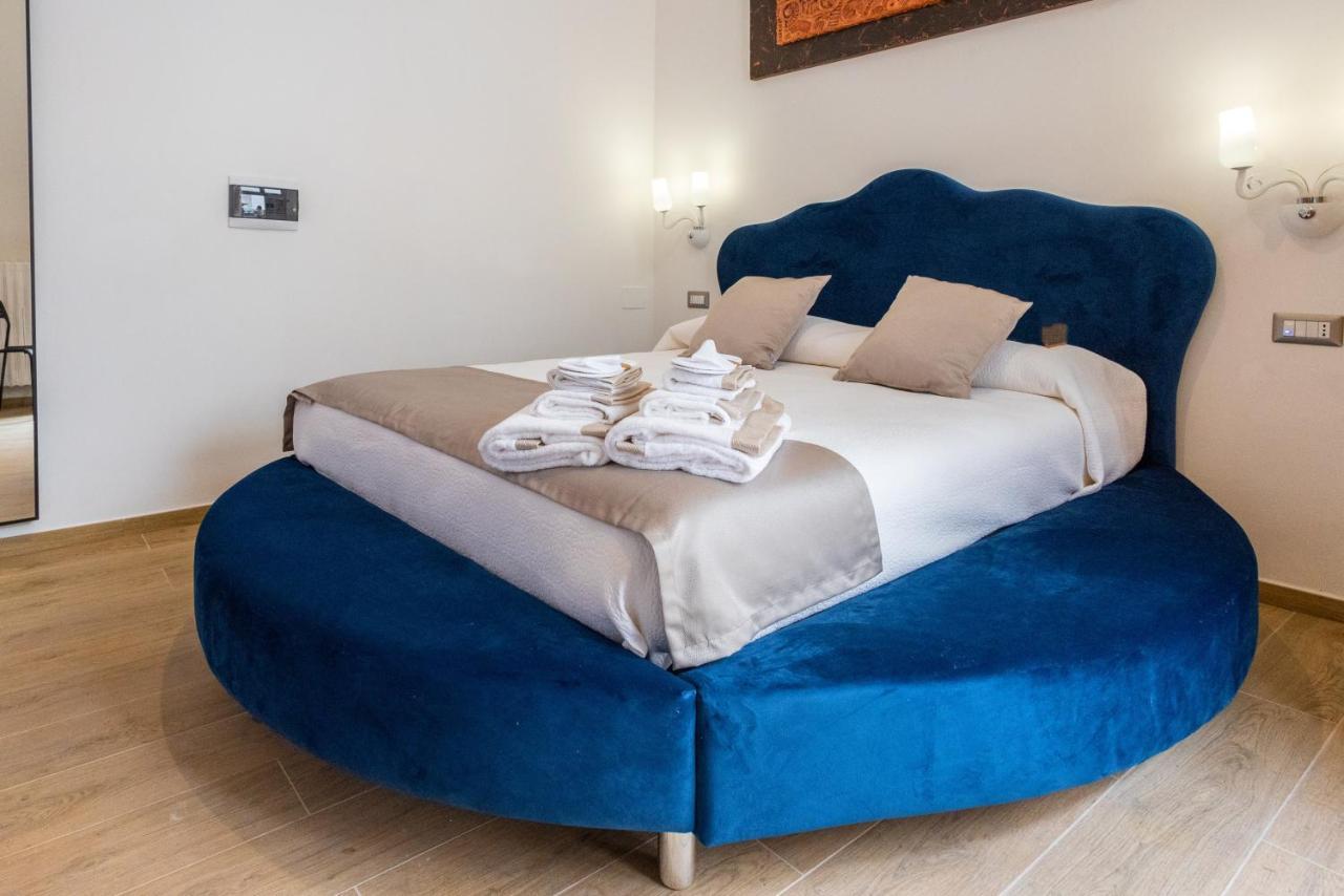 טריג'אנו Lovely Rooms - Guest House Suites מראה חיצוני תמונה