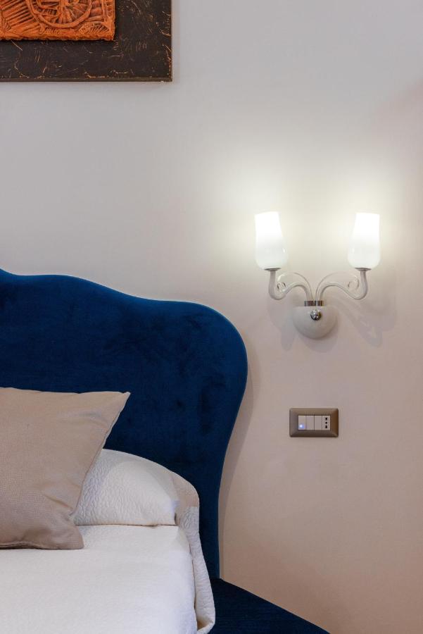 טריג'אנו Lovely Rooms - Guest House Suites מראה חיצוני תמונה
