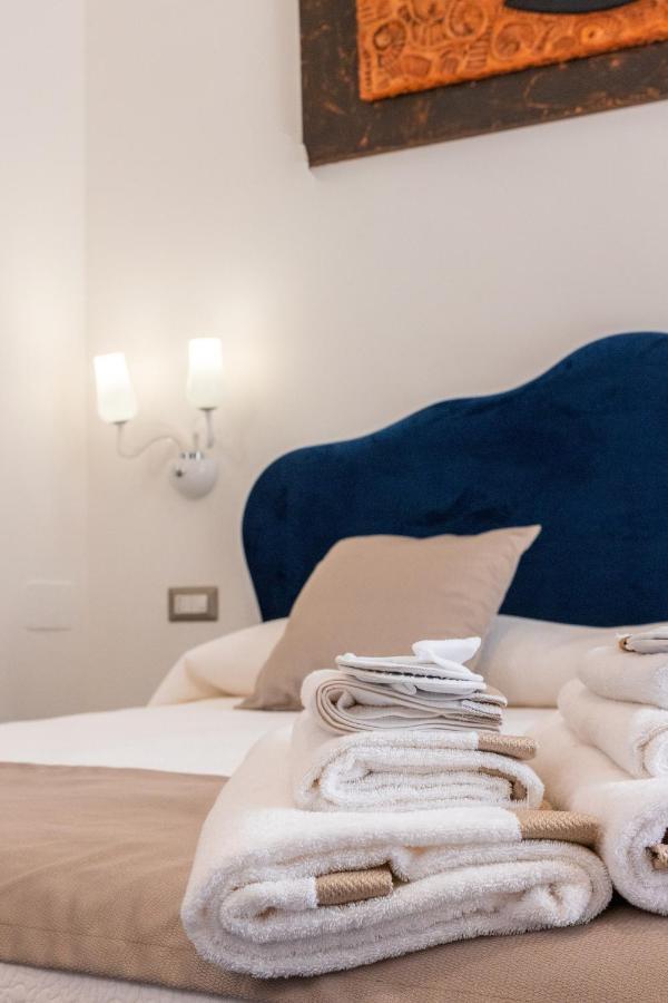 טריג'אנו Lovely Rooms - Guest House Suites מראה חיצוני תמונה