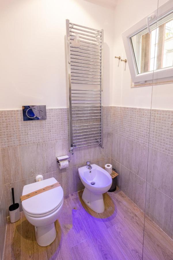 טריג'אנו Lovely Rooms - Guest House Suites מראה חיצוני תמונה