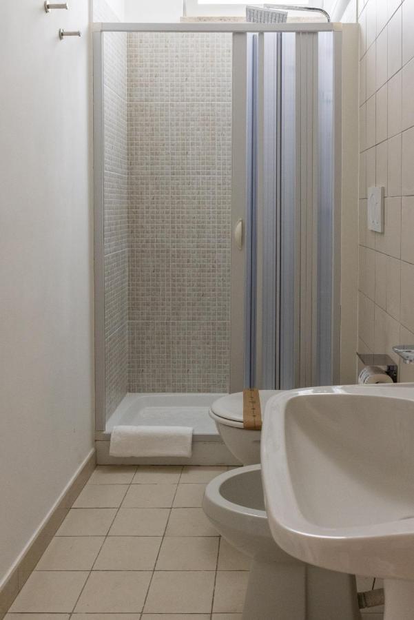 טריג'אנו Lovely Rooms - Guest House Suites מראה חיצוני תמונה
